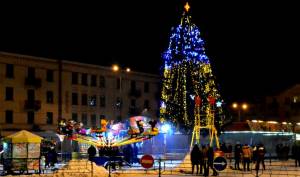 Чому лунають російські пісні в українському місті на новорічні свята?