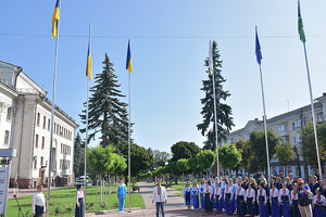 Український прапор здійнявся над Черніговом