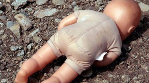 Поліція Ніжина розшукує жінку, яка викинула новонароджену дитину на смітник