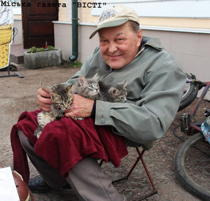 Ніжинець Валерій збирає і лікує бродячих котів