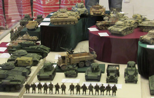 У Чернігові відкрилась унікальна виставка моделей військової техніки