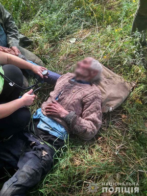 На Чернігівщині поліція, рятувальники та громада знайшли зниклого безвісти дідуся