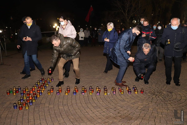 У Чернігові меморіальний захід в пам’ять про жертв голодоморів знову проведено без пам’ятного знаку