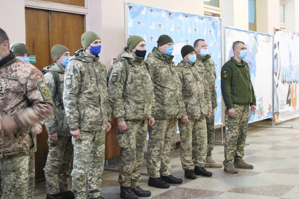 У Чернігові до Дня Збройних Сил представлено виставку про історію українського війська