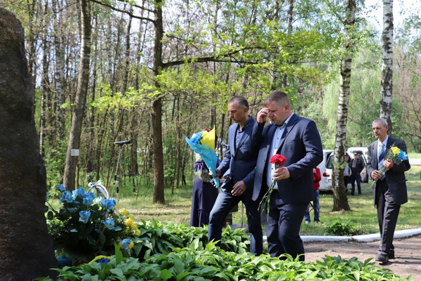 Жалібний захід на Чернігівщині на місці таємного поховання жертв комуністичного режиму