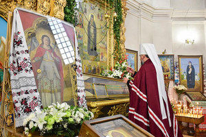 Чернігів: Митрополит Епіфаній освятив хрест для побудови храму