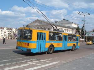 Закупити 10 нових тролейбусів і збудувати маршрут від Рокосовського до Масанів