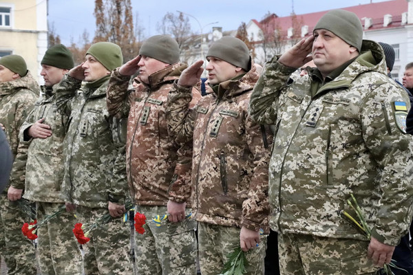 День Гідності і Свободи в Чернігові: вшанування пам’яті українських патріотів та загиблих Героїв