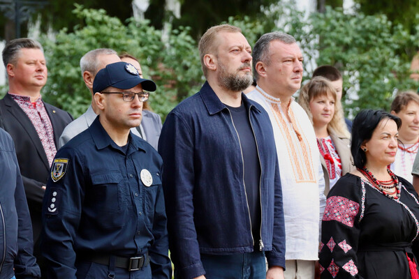 У Батурині підняли найбільший в області державний прапор