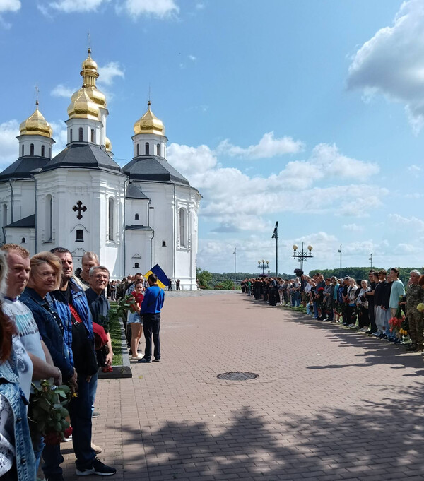 У Чернігові попрощалися з бойовою медикинею Мариною Гриценко