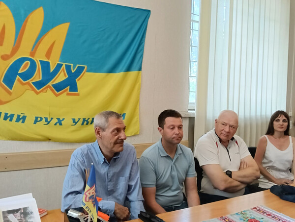 Побачило світ чернігівське видання «Сіверянські акценти Помаранчевої революції»