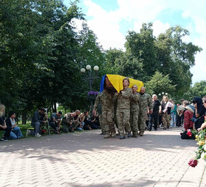У Чернігові попрощалися з бойовою медикинею Мариною Гриценко