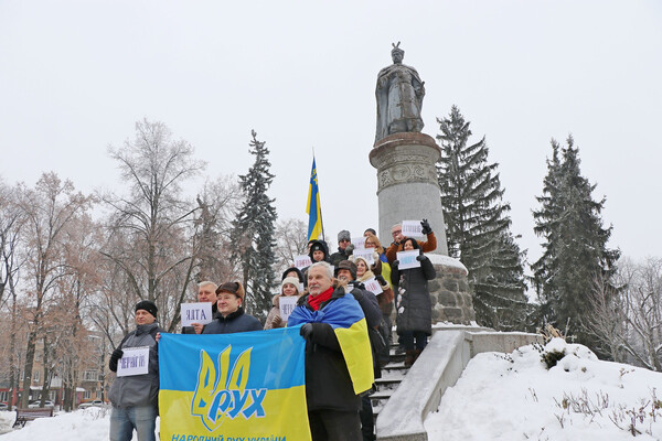 Патріотичні заходи до Дня Соборності України в Чернігові