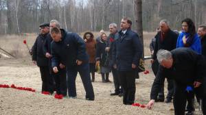 На Чернігівщині вшанували близько семи тисяч жертв Корюківської трагедії