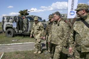 Президент відвідав навчальний центр Збройних сил України «Десна»