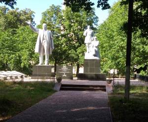 На Чернігівщині протиправно встановили пам’ятник Леніну: УІНП звернувся до МВС і прокуратури