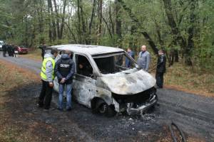 Згорілу інкасаторську машину біля Чернігова почали розрізати заради тіл загиблих