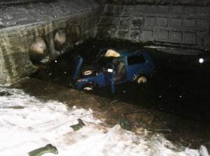 На Чернігівщині автівка упала в воду, загинули водій і двоє пасажирів
