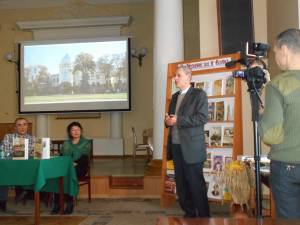 Презентація нових книг Віктора Моренця у Чернігові про Українську революцію і чернігівців