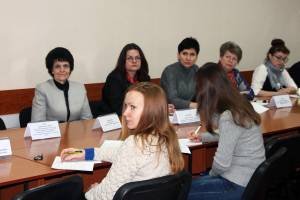 У Чернігові пройшла фахова дискусія на тему “Соціально-трудові права жінок в Україні”