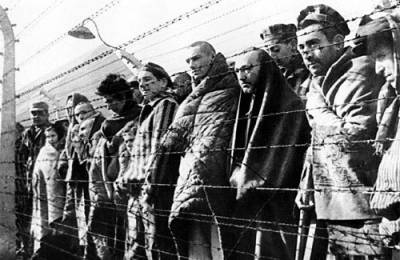 11 квітня — Міжнародний день визволення в’язнів фашистських таборів