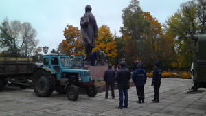 Комуністичного ідола у Новгороді-Сіверському демонтовано!