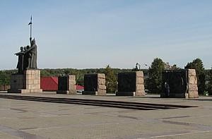 Оголошено конкурс на кращу ескізну пропозицію двох стел у Чернігові в складі Меморіалу Слави
