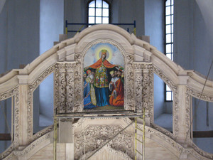 Завершуються роботи із встановлення барокового іконостасу у Катерининській церкві