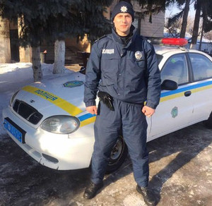Поліцейський за злочинцем біг босоніж 5 кілометрів по снігу