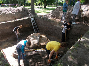 Чернігівські археологи знайшли унікальну давньоруську піч для випалювання вапна