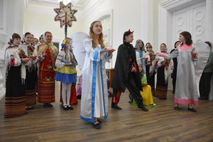 У Чернігівській міській раді діти співали щедрівки та колядки