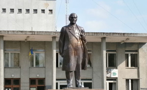 Яка доля пам’ятника Леніну у Новгород-Сіверському?
