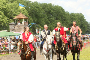 Фольклорний фестиваль у Пісках: відродження української культури та народних традицій