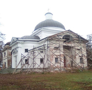 Свято-Вознесенський чоловічий монастир української церкви за 22 км від Ічні