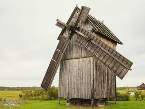 На Новгород-Сіверщині селяни відремонтували старовинний млин, яким користується вся громада
