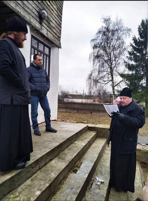 На Чернігівщині промосковські тітушки напали на священика Православної церкви України