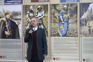 У Чернігові до Дня Збройних Сил представлено виставку про історію українського війська