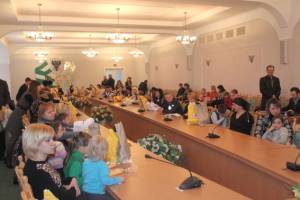 Посол Латвії зустрілася із сім’ями та дітьми чернігівських героїв