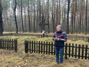 На Чернігівщині вшанували пам’ять жертв Голодомору на місці поховання однієї родини