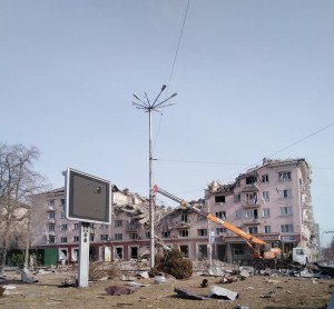 У Чернігові російські фашисти розбомбили готель 