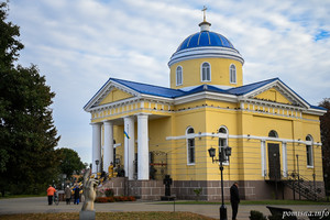 У Прилуках Митрополит Епіфаній освятив престіл храму на честь Різдва Богородиці