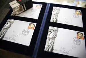 Укрпошта презентувала поштову марку «Пам’яті героїв Небесної Сотні»