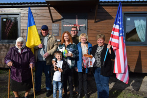 «До України з любов’ю»: родині з Новоселівки американці подарували модульний будинок
