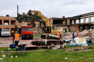 Розпочато демонтаж будівель двох чернігівських шкіл - №18 та 21