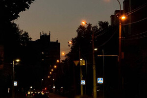 У Чернігові відновлюють роботу вуличного освітлення