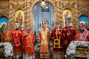 Божественна літургія в Катерининському соборі Чернігова